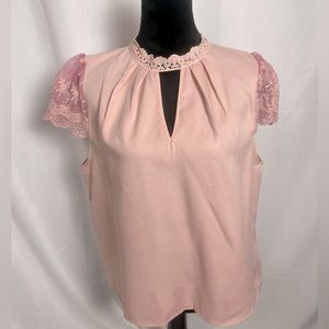 SHEIN Blouse with Victorian cut out collar with lace detail